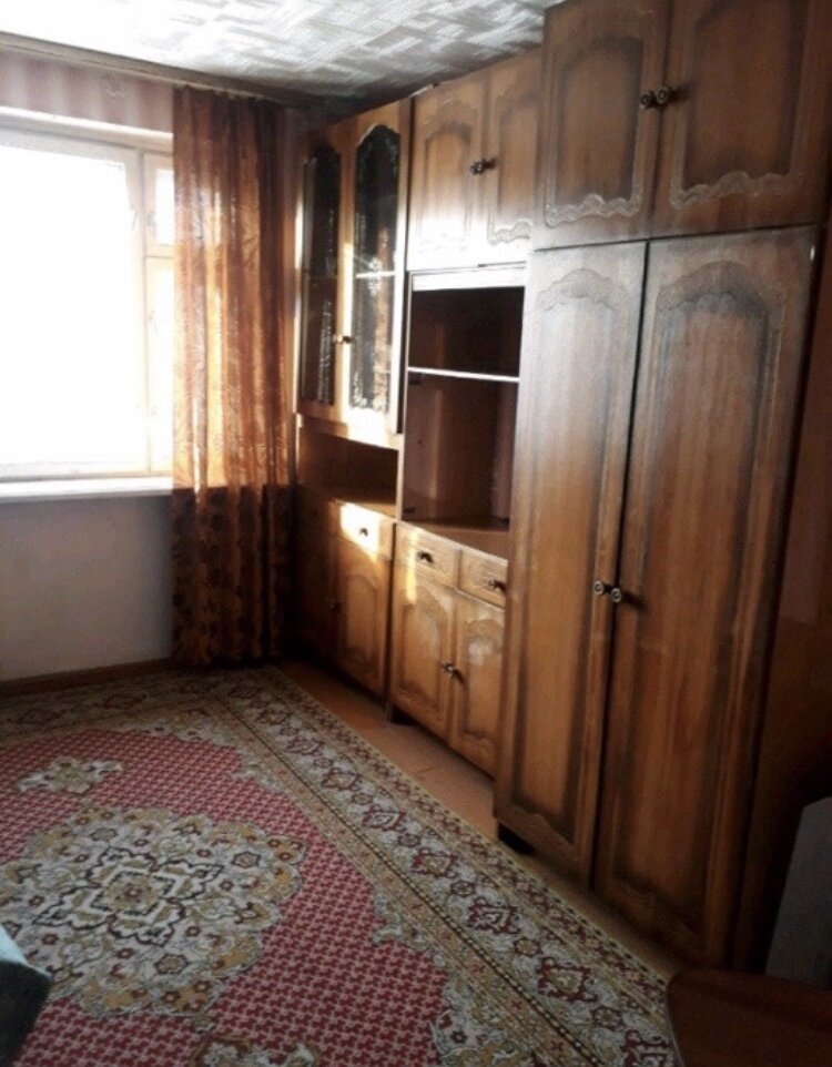 Комната и кухня = бывший зал.