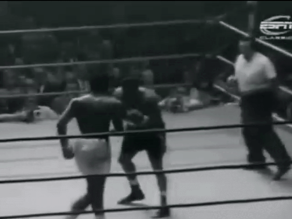 Мухаммед Али (White) VS Арчи Мур (Black) (15.11.1962)