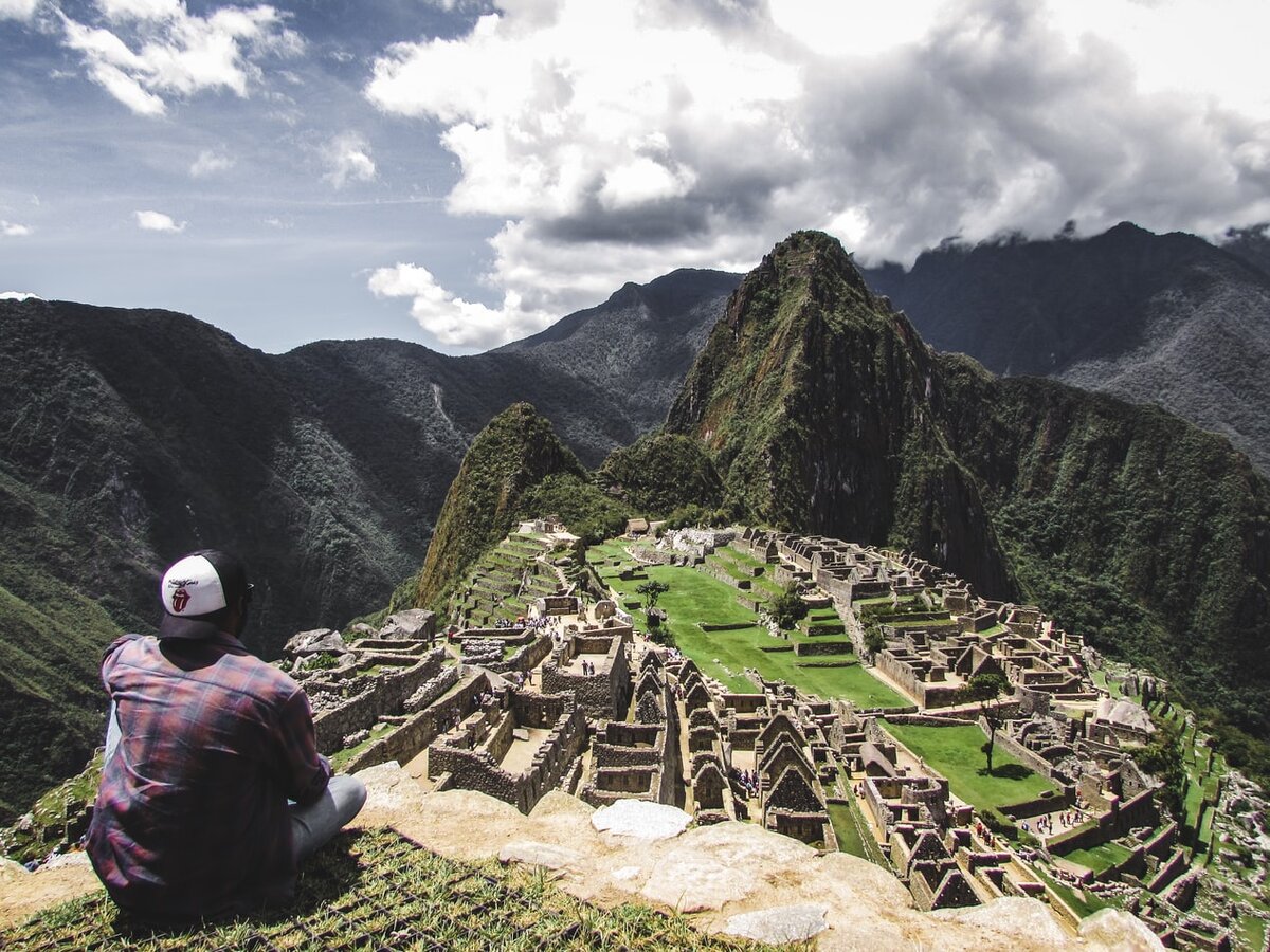 Foto by Louis Hansel  from Unsplash