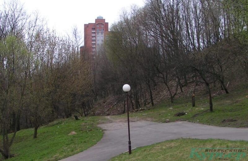 2005 год. Высотный дом на улице Правды. Вид со стороны амфитеатра. Фото: Сергей Мартинович