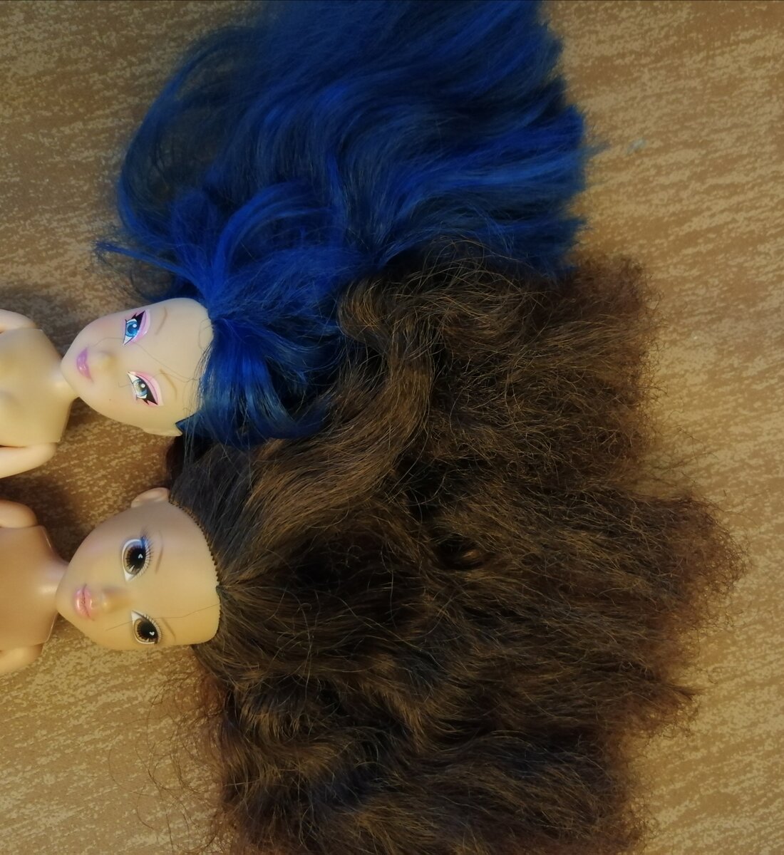 Со временем волосы кукол могут потерять красоту