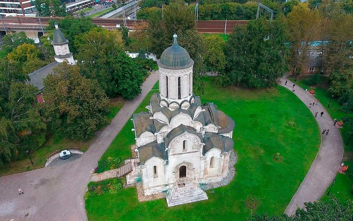 Спасский храм москва. Спасо-Андроников монастырь вид сверху. Церковь Андроникова монастыря.