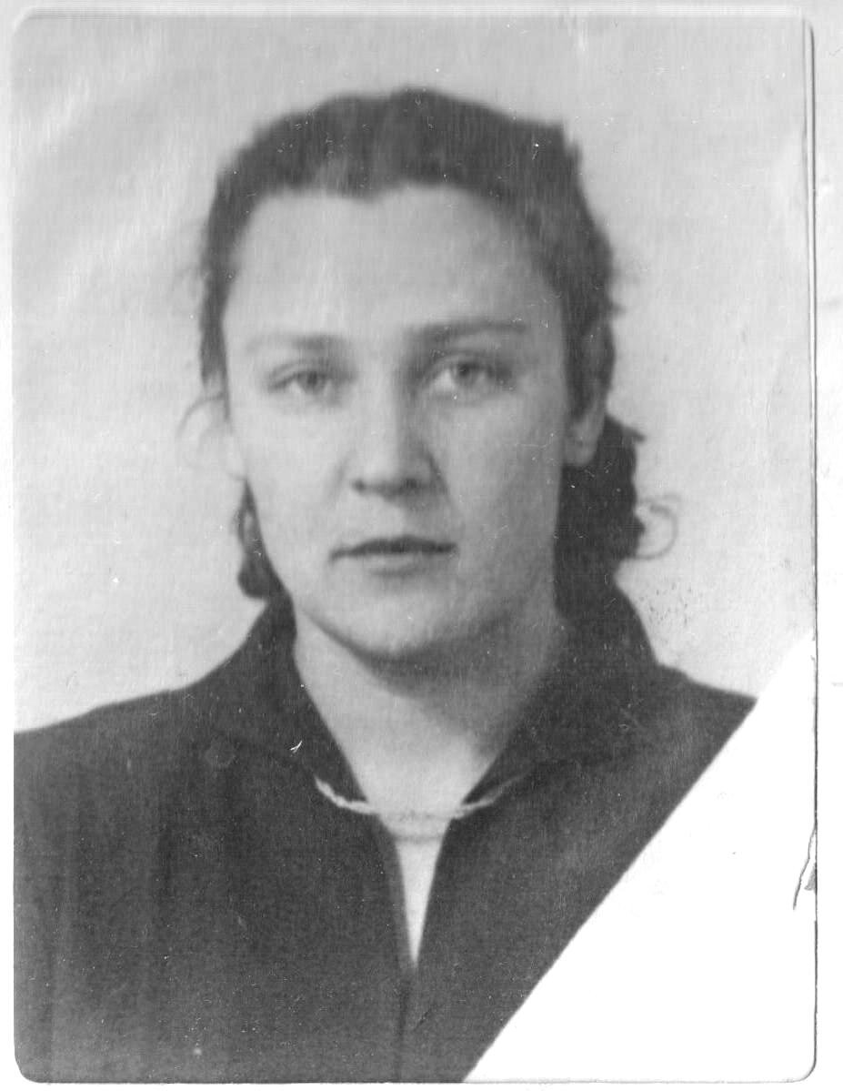 Эта фотография 1945 года... военных лет я фото не нашел.