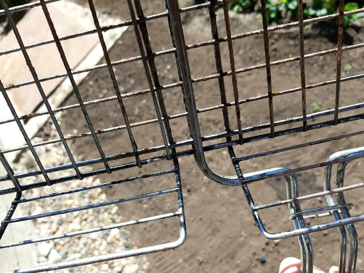 Вот какая у нас осталась решетка после шашлыка