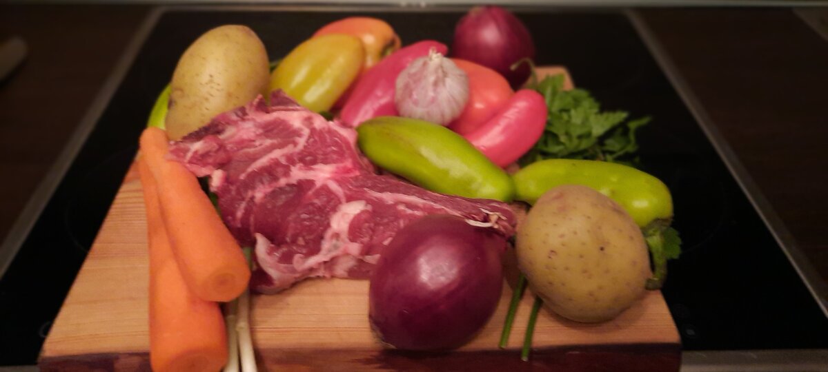 Это продукты которые нам понадобятся для приготовления .