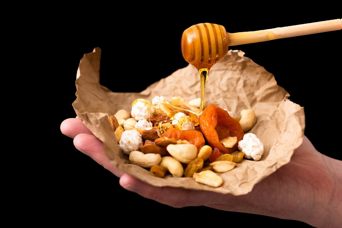 Сочетание меда и орехов.