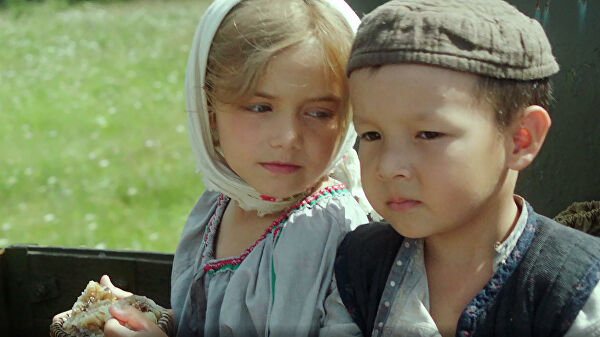 кадр из фильма "Сестренка" (2019)