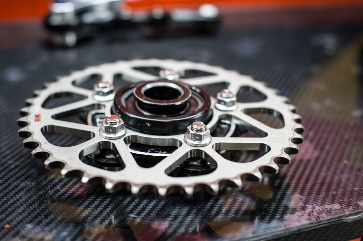 Звезды для мотоцикла от известного бренда - это красиво