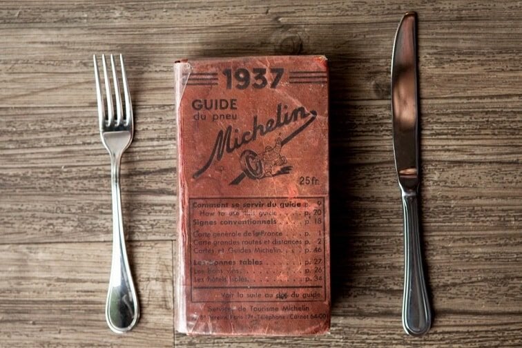 Красный гид Мишле́н (фр. Michelin, Le Guide Rouge), иногда также упоминаемый как «Красный путеводитель» — наиболее известный и влиятельный из ресторанных рейтингов на данный момент. Гид выпускается с 1900 года.