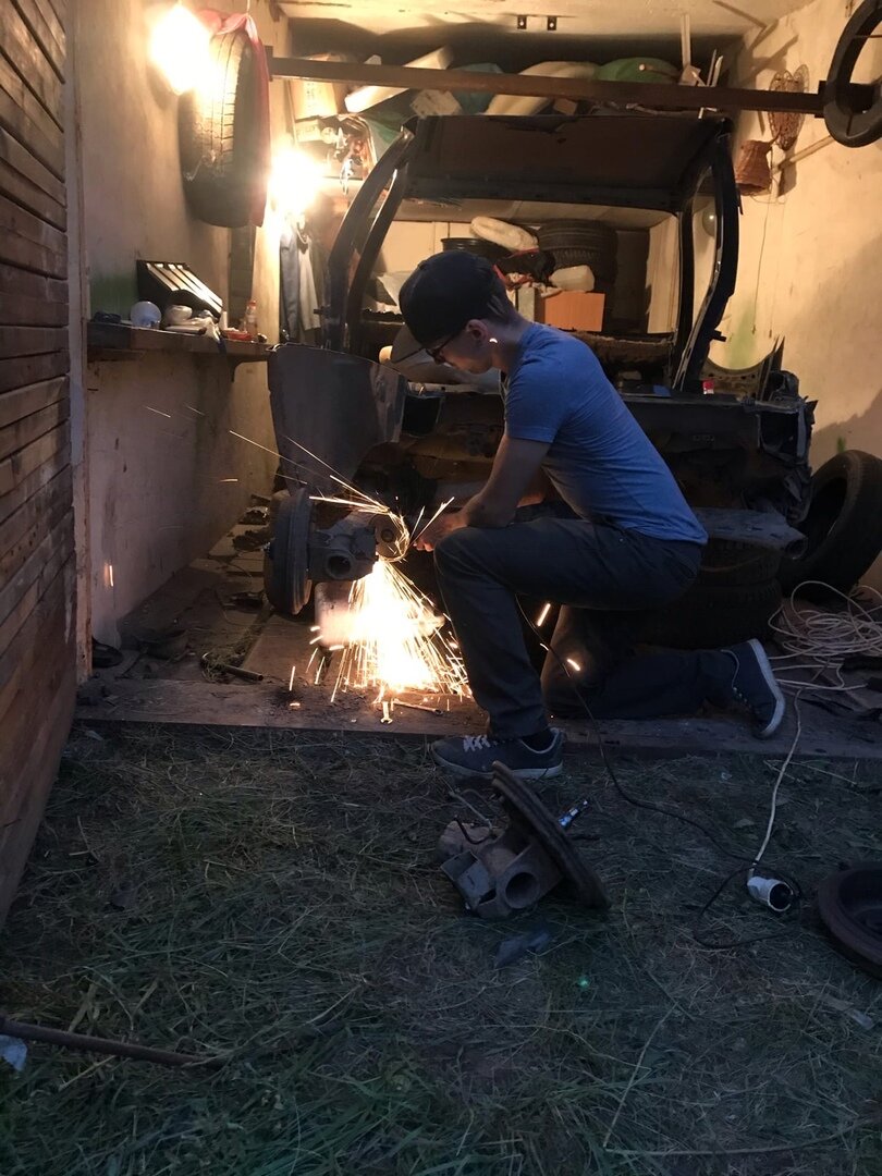 Процесс распила автомобиля