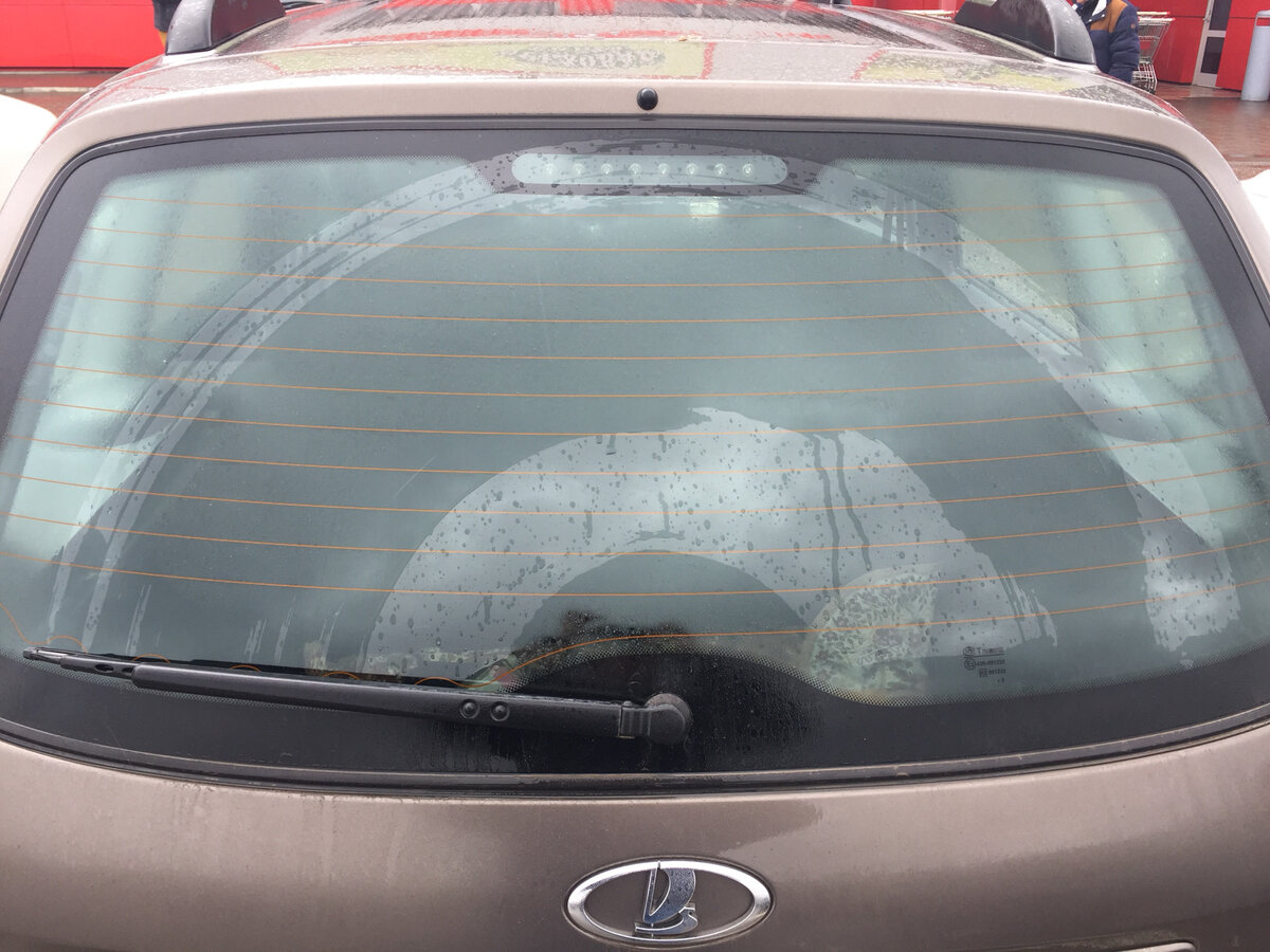 Главное - исправность механизмов стеклоочистителя и стеклоомывателя.