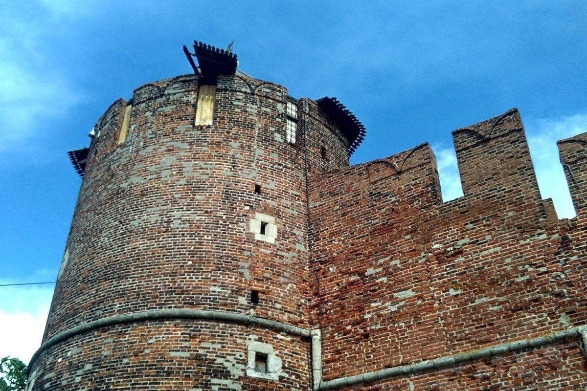 22 сентября 2018 г. «Может рухнуть завтра». Нижегородский кремль готовят к восстановлению https://www.nn.-19