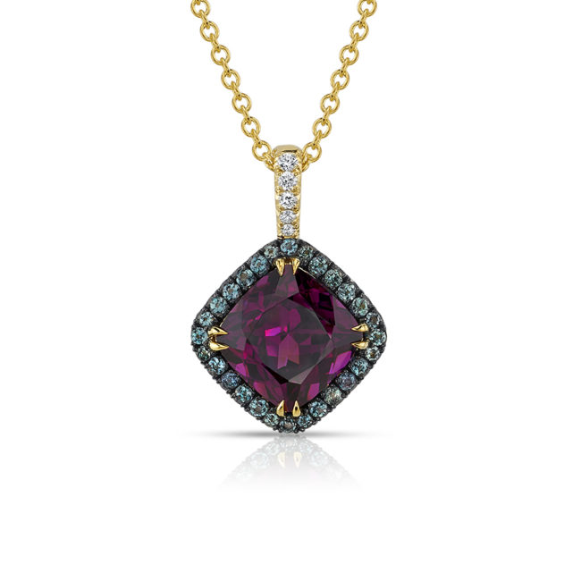 Самый редкий аметистовый гранат, а ещё он меняет цвет!