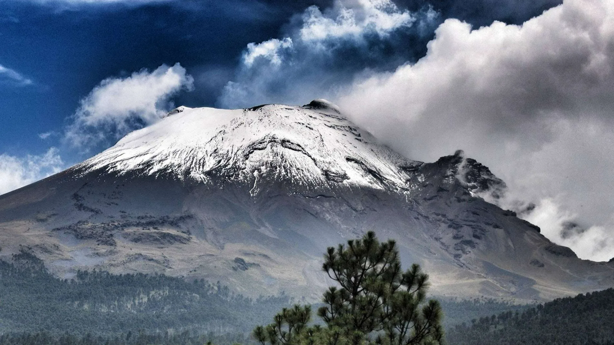 Вулкан Попокатепетль.