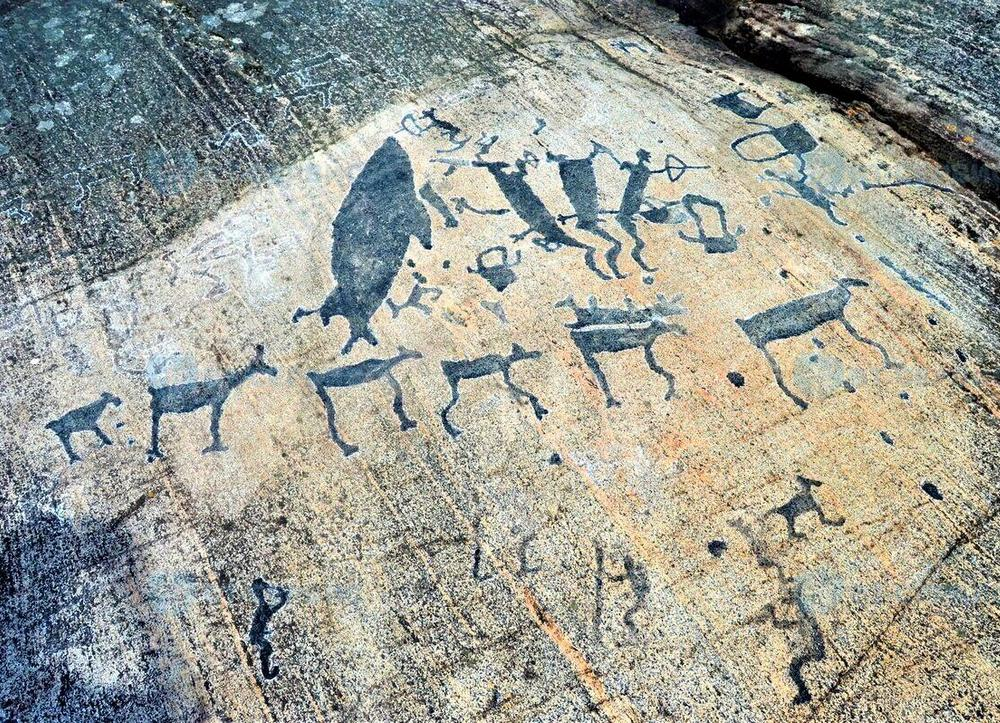 петроглифы в карелии беломорск. петроглифы онежского озера и белого моря. археологический комплекс «беломорские петроглифы». петроглифы в карелии беломорск. петроглифы бесовы следки.