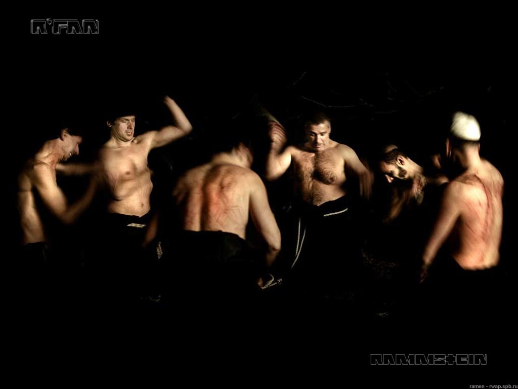 Кадр из клипа на песню "Rosenrot"