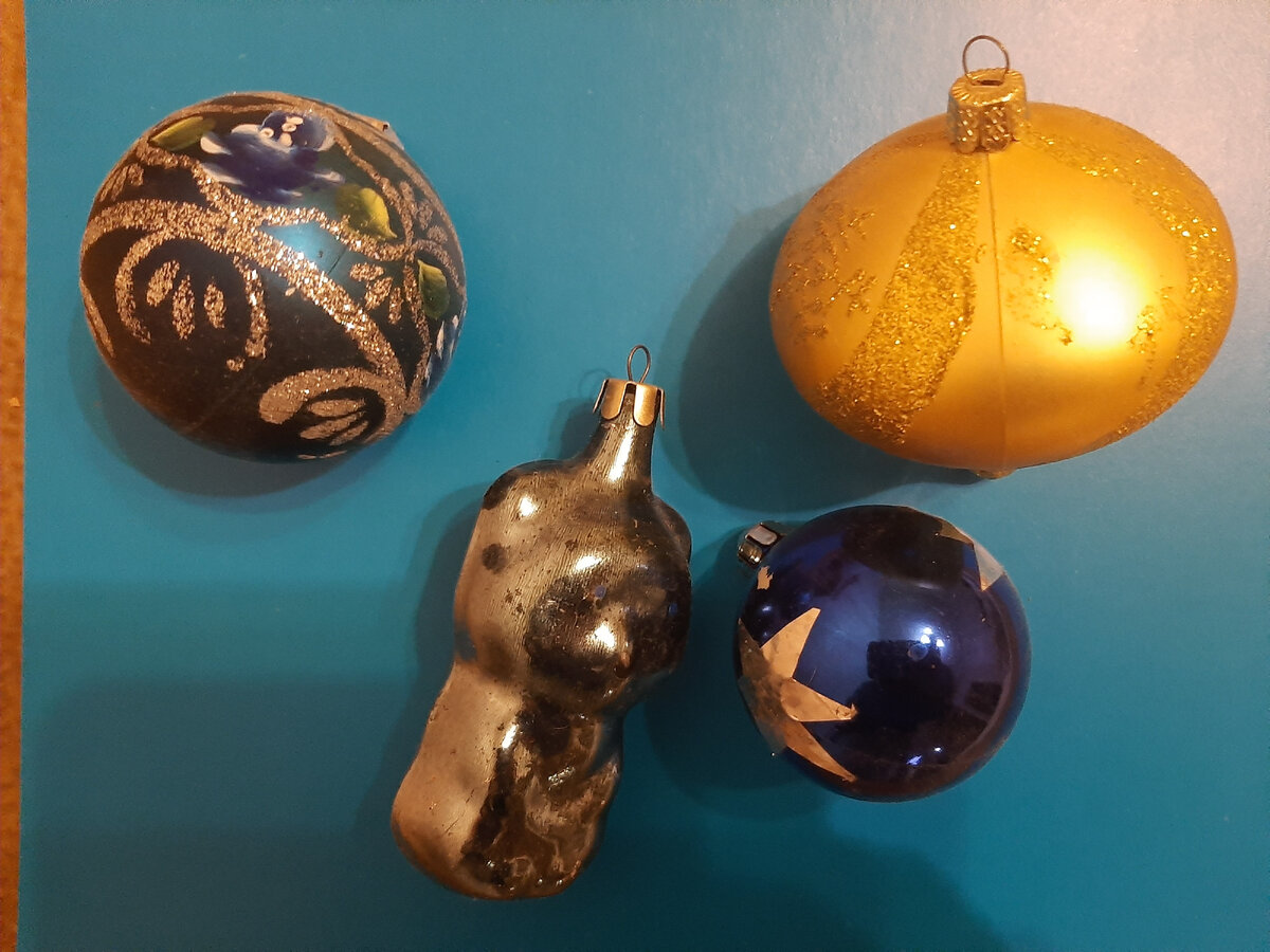 Новогодние игрушки. Фото автора