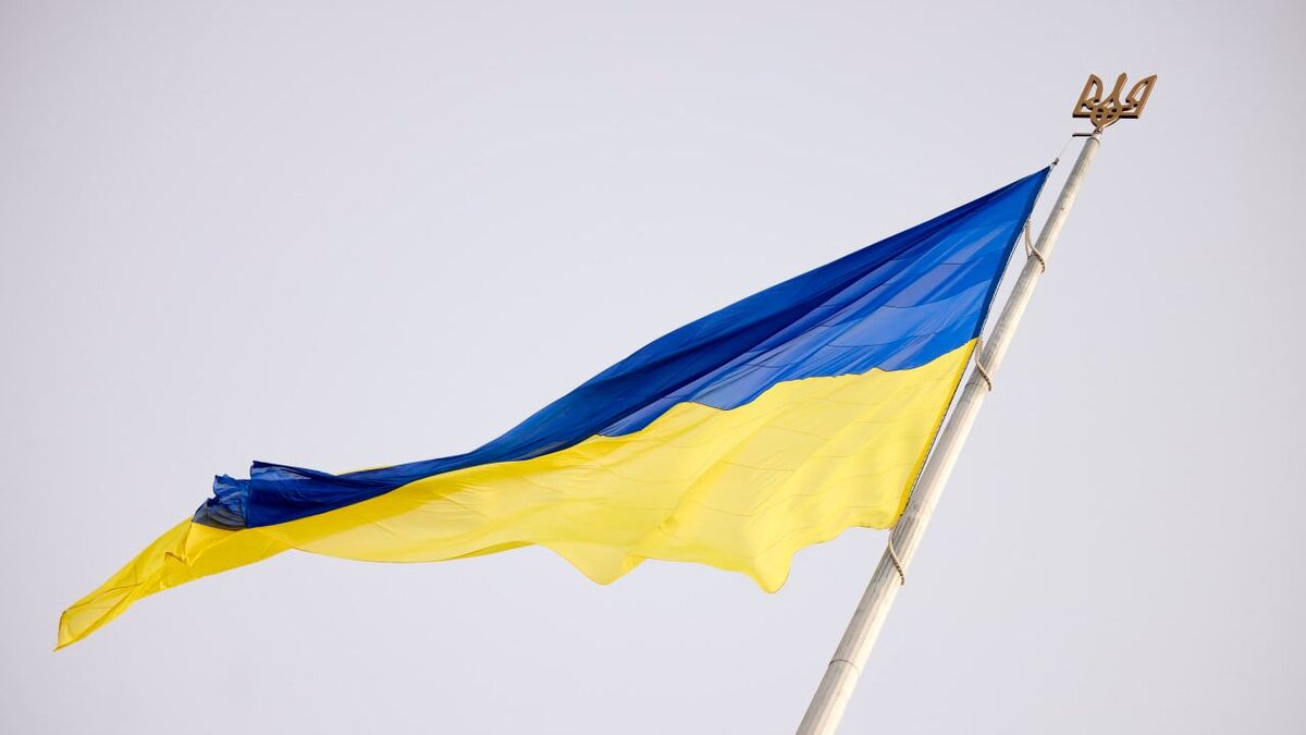 Сине желтый флаг украины. Украинский флаг. Прапор Украины. Президентский флаг Украины. Желтый флажок.