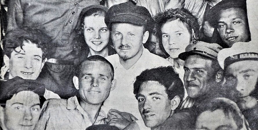 Крупнейший теоретик ВКП(б), автор книг и журналист Бухарин активно поддерживал Сталина во внутрипартийной борьбе, но затем и сам попал в жернова репрессий.-4