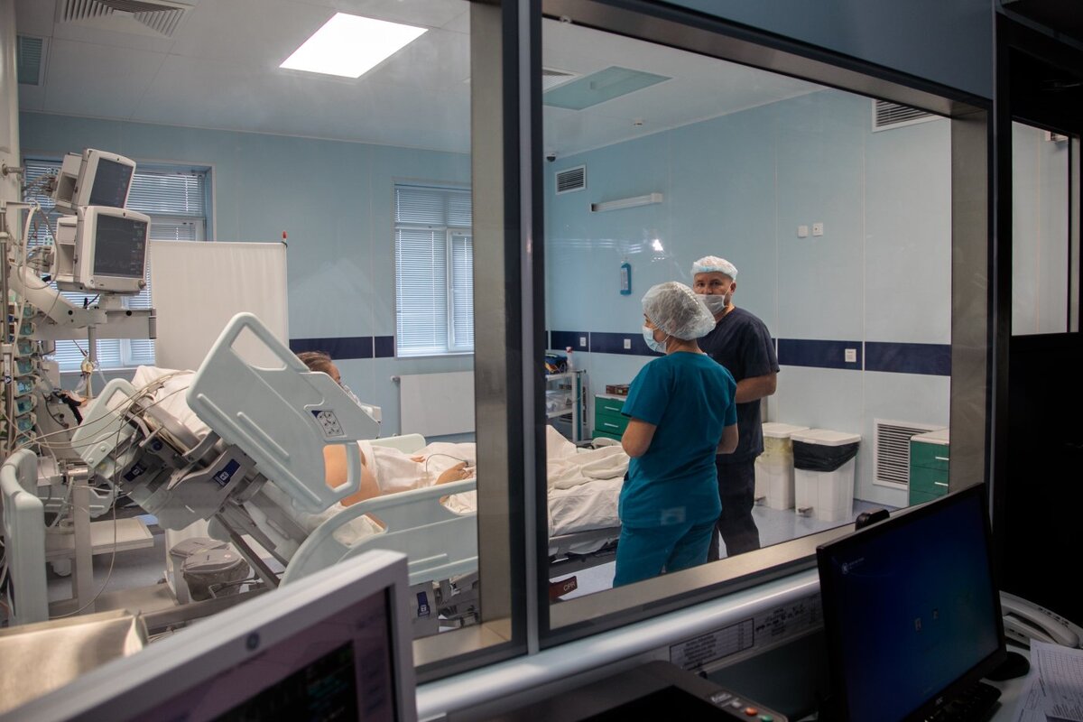    Врачи Нижневартовска вернули желудок младенца в брюшную полость