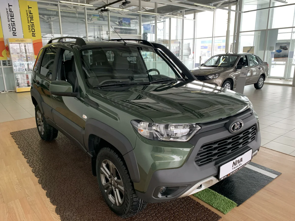 Нива тревел темно зеленого цвета фото Купить новый Lada (ВАЗ) Niva I Рестайлинг (Travel) 1.7 MT (80 л.с.) 4WD бензин м