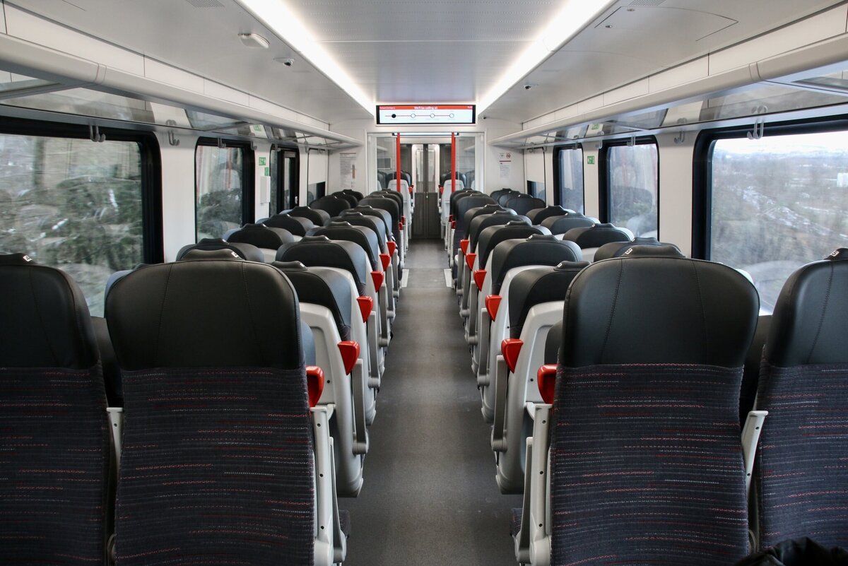 Салон дизель-поезда Stadler FLIRT класса 231. Источник: Buzz/twitter