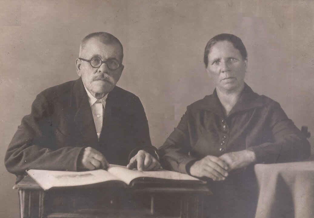 Пожилые люди из СССР