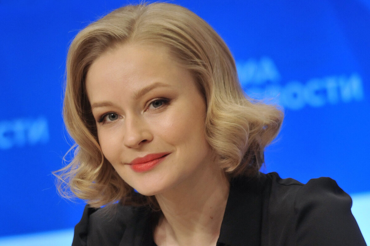     Юлия Пересильд улетела отдыхать на Мальдивы и выложила фото в купальнике