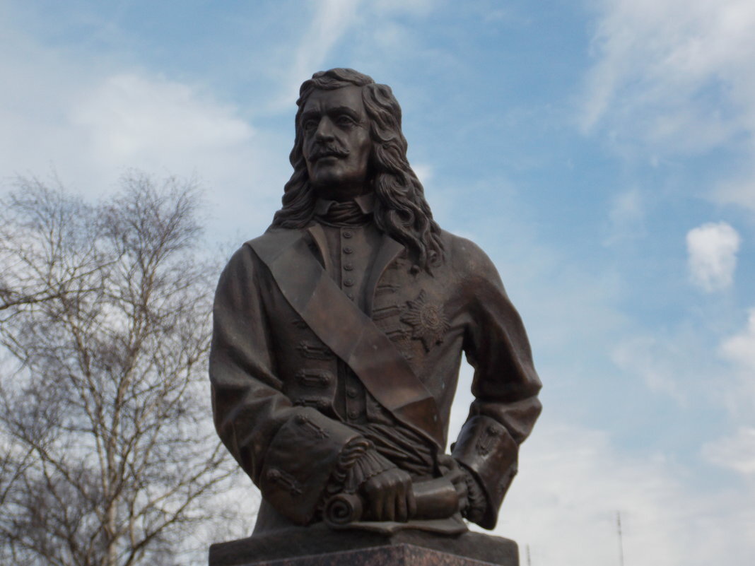 Памятник сподвижнику Петра — Савве Рагузинскому в Шлиссельбурге.