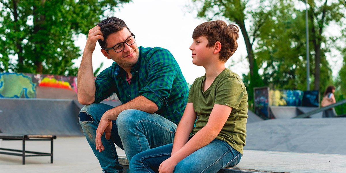 парни подростки с взрослыми. подростковый возраст. парни подростки с взрослыми. фотосессии папа сын на море. парни подростки с взрослыми.