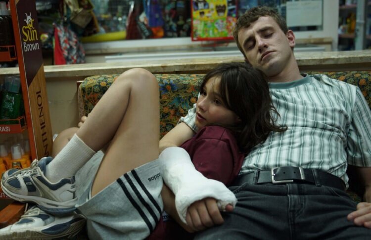 Кадр из фильма «Солнце мое» (Aftersun), 2022