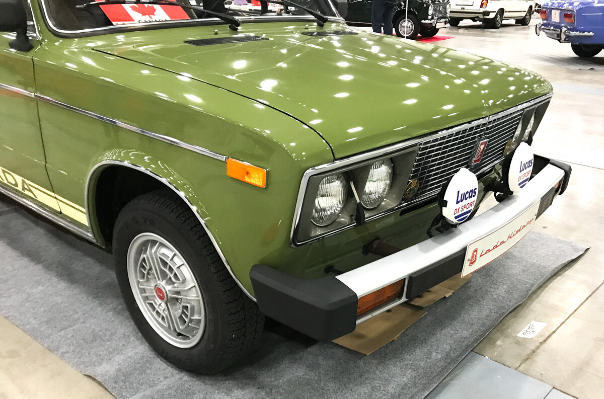    Но несмотря на такой демпинг, добиться больших успехов в Канаде Lada не смогла. К тому же СССР ввел войска в Афганистан, что серьезно усложнило деловые коммуникации... В общем, поставки машин в Канаду были небольшими. «Канадки» отличаются от стандартных «шестерок» иными бамперами, брусьями безопасности в дверях, другой светотехникой.   
Денис Смольянов