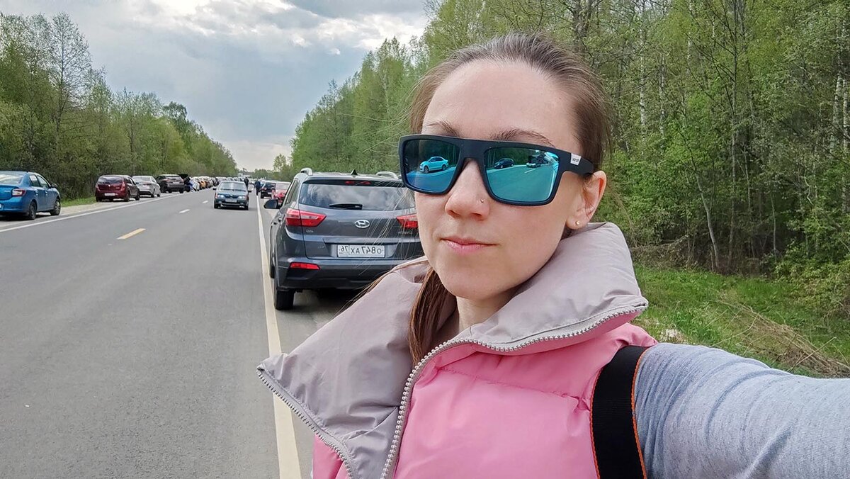 Машину придётся оставить на трассе и 1,5 км идти до села пешком.