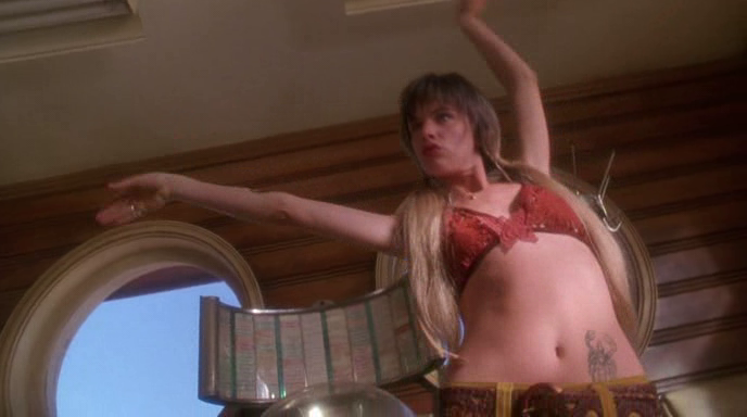 Кадр из фильма "Прирожденные убийцы" (1994)