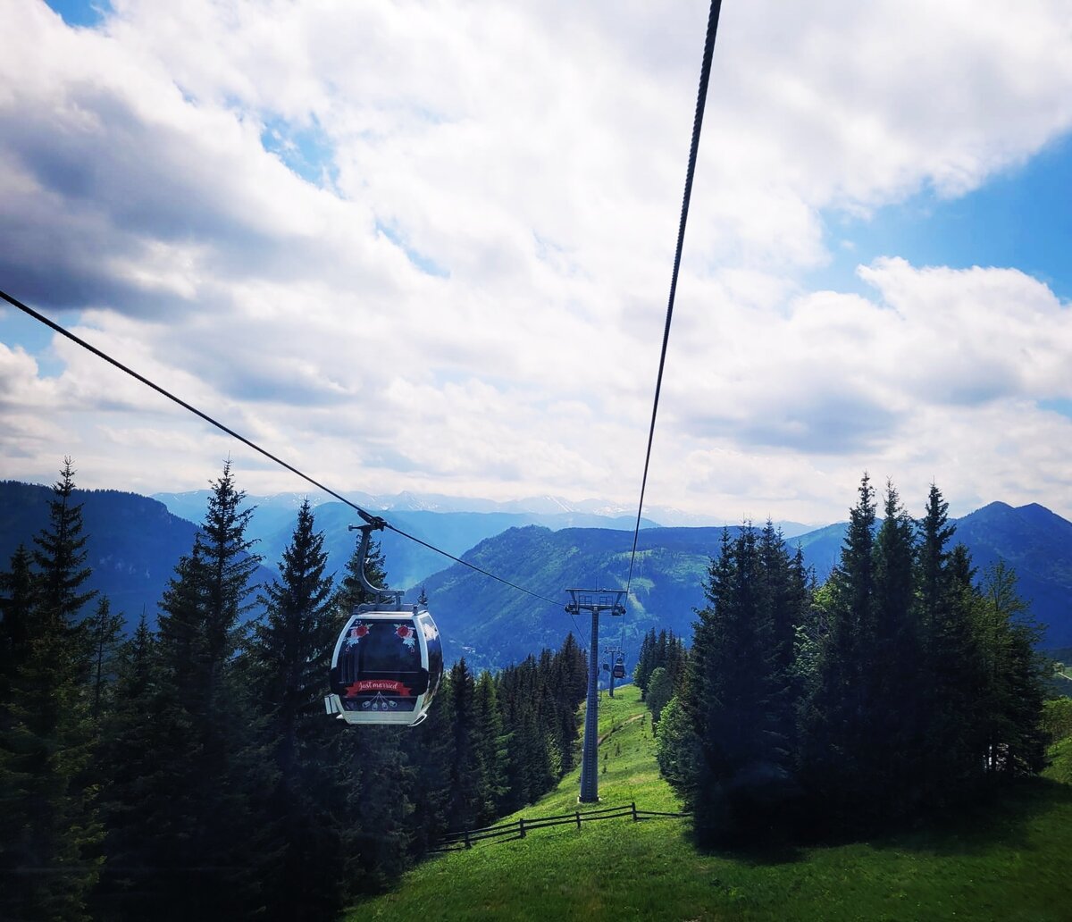 Вид на горы и кабинку. Мариацелль, Австрия 