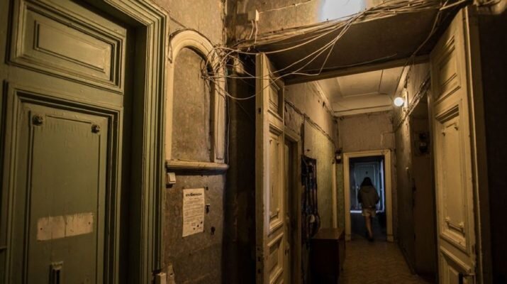 Как в Питер переехала, где только не жила. И в коммуналке в центре тоже. Опыт увлекательный, но повторять не рекомендую. Фото: INVICTORY.org 