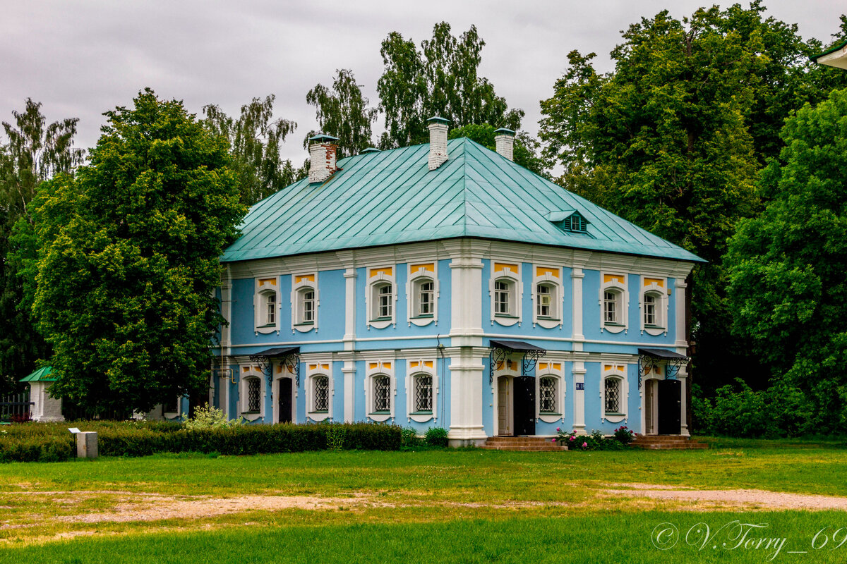 Музей-заповедник хмелита в смоленской области. Усадьба хмелита вязьма. Смоленск усадьба хмелита. Усадьба в вязьме. Усадьба хмелита имение грибоедовых.