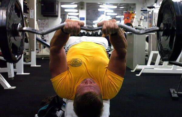 Жим штанги лежа