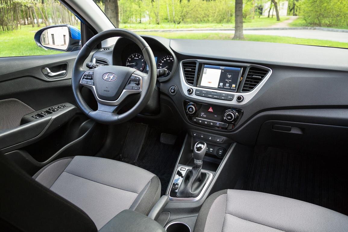 Hyundai solaris 2014 салон. Hyundai solaris 2012. Hyundai solaris 2012 хэтчбек салон. Новый хендай солярис салон. Hyundai solaris 2008 салон.