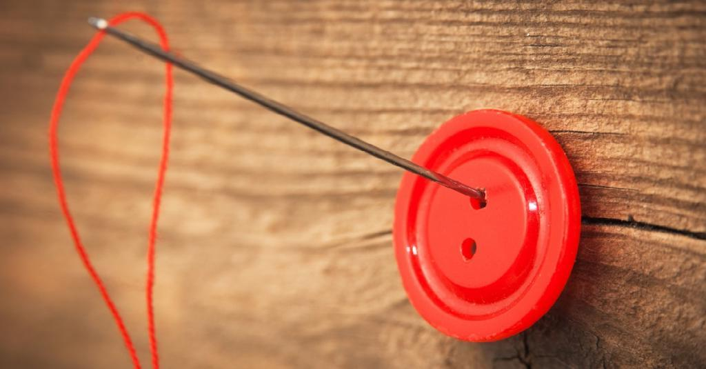 Порча относится к болезням энергетической системы человека. Этот недуг может полностью изменить вашу жизнь в худшую сторону. Чаще всего порчу наводят через подклад, который не так просто обнаружить.