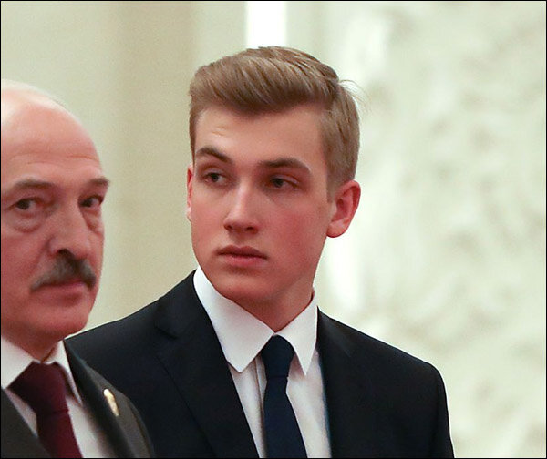 15-летний Николай со своим отцом 