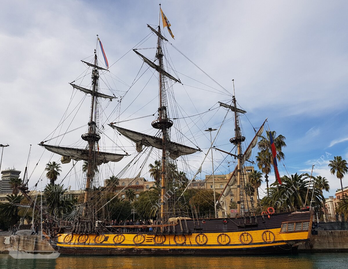 "Штандарт" в Барселоне. Снял когда бросали второй якорь со шлюпки, чтобы отодвинуть корабль от причала.