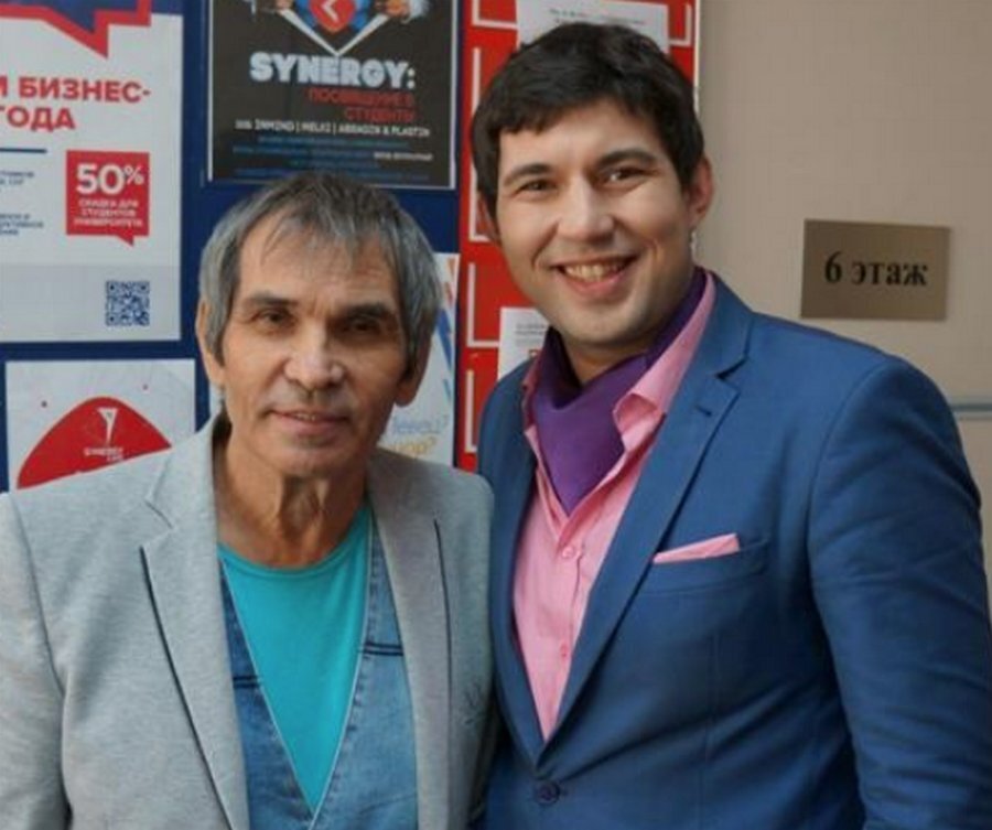 Бари старший с Бари младшим.