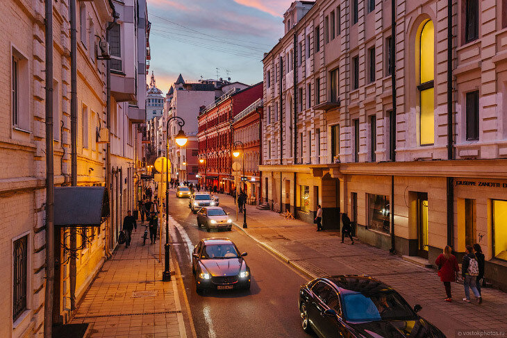 Москва 20:47 на часах.