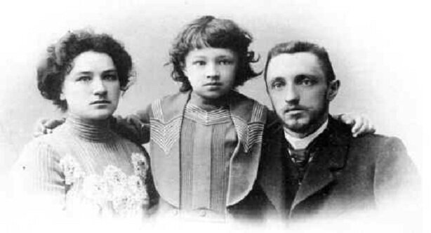 Ольга, сын Сергей и Иван Шмелёвы.
