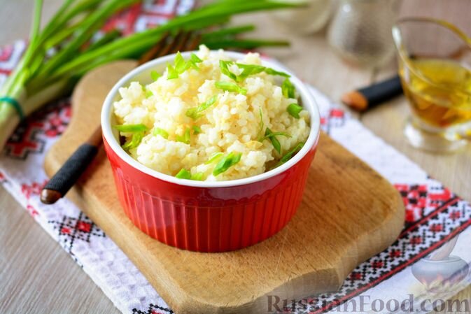 рис, яйца, соль, перец чёрный молотый, масло растительное, лук зелёный