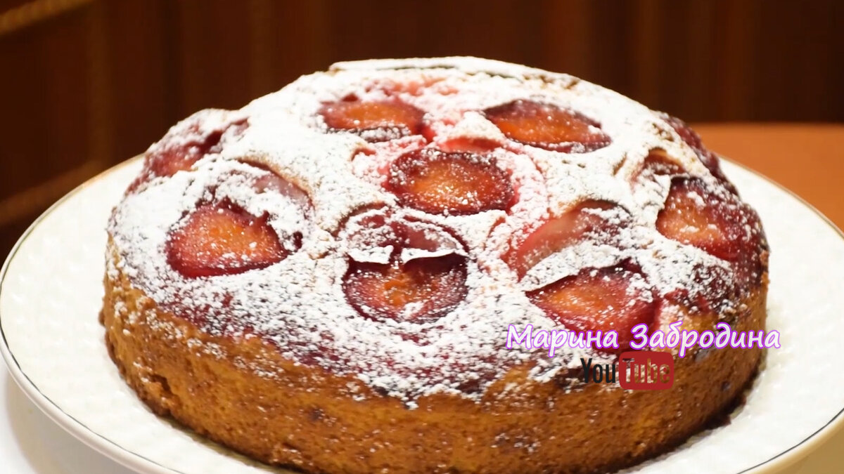Сливовый пирог с сахарной пудрой на кефире – пошаговый рецепт приготовления с фото
