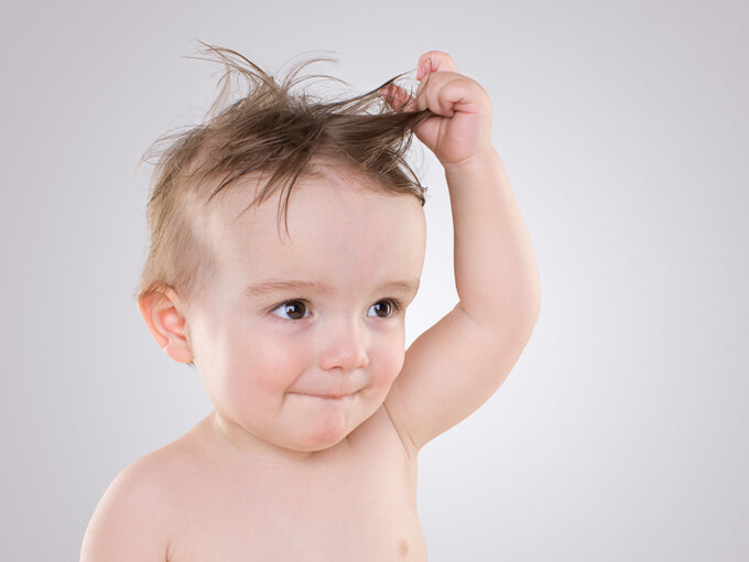 Когда начинают расти волосы у маленьких детей? | Мамулик | Дзен