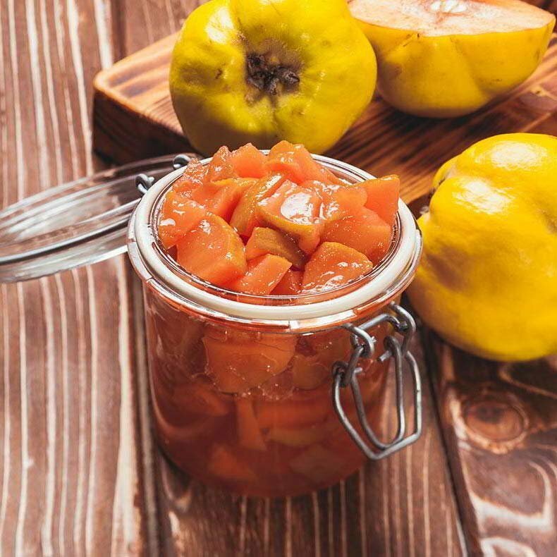 Варенье из айвы дольками. Джем из айвы. Пареная айва. Айва и варенье из айвы.