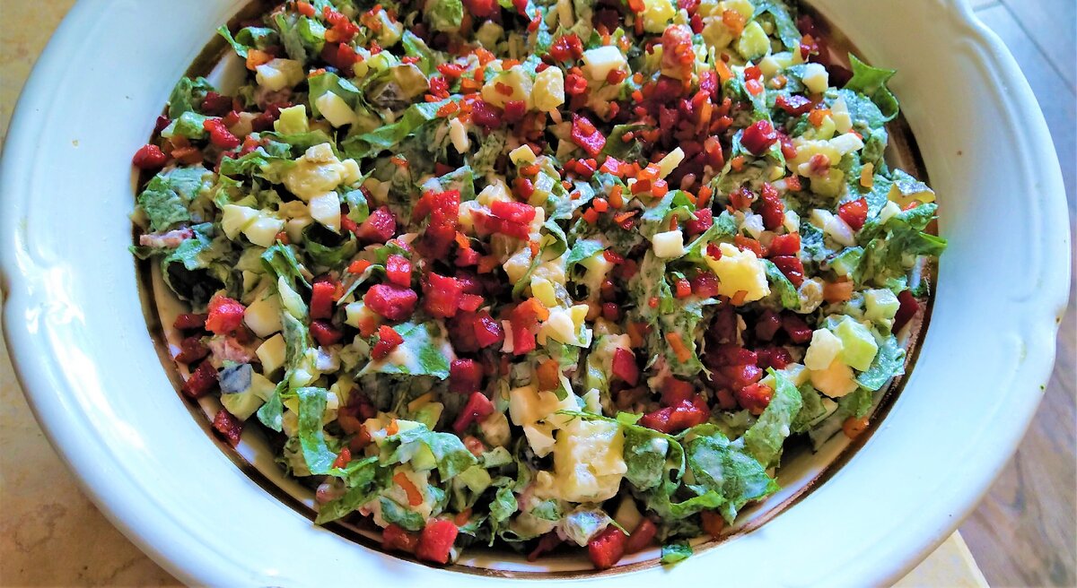 Салат из листьев одуванчика